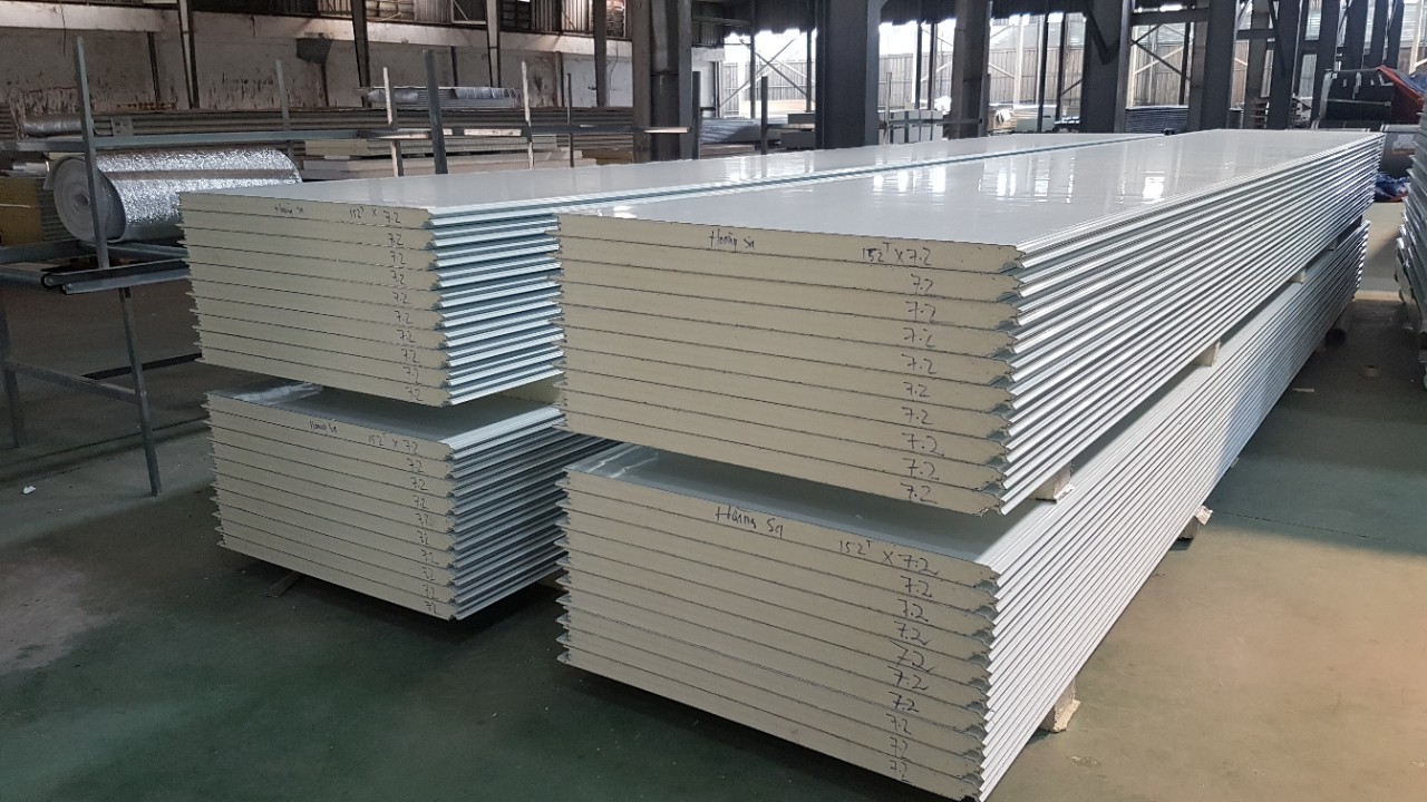 5 lưu ý trong thi công nội thất cửa hàng chất lượng 2 panel tam vach nhiet