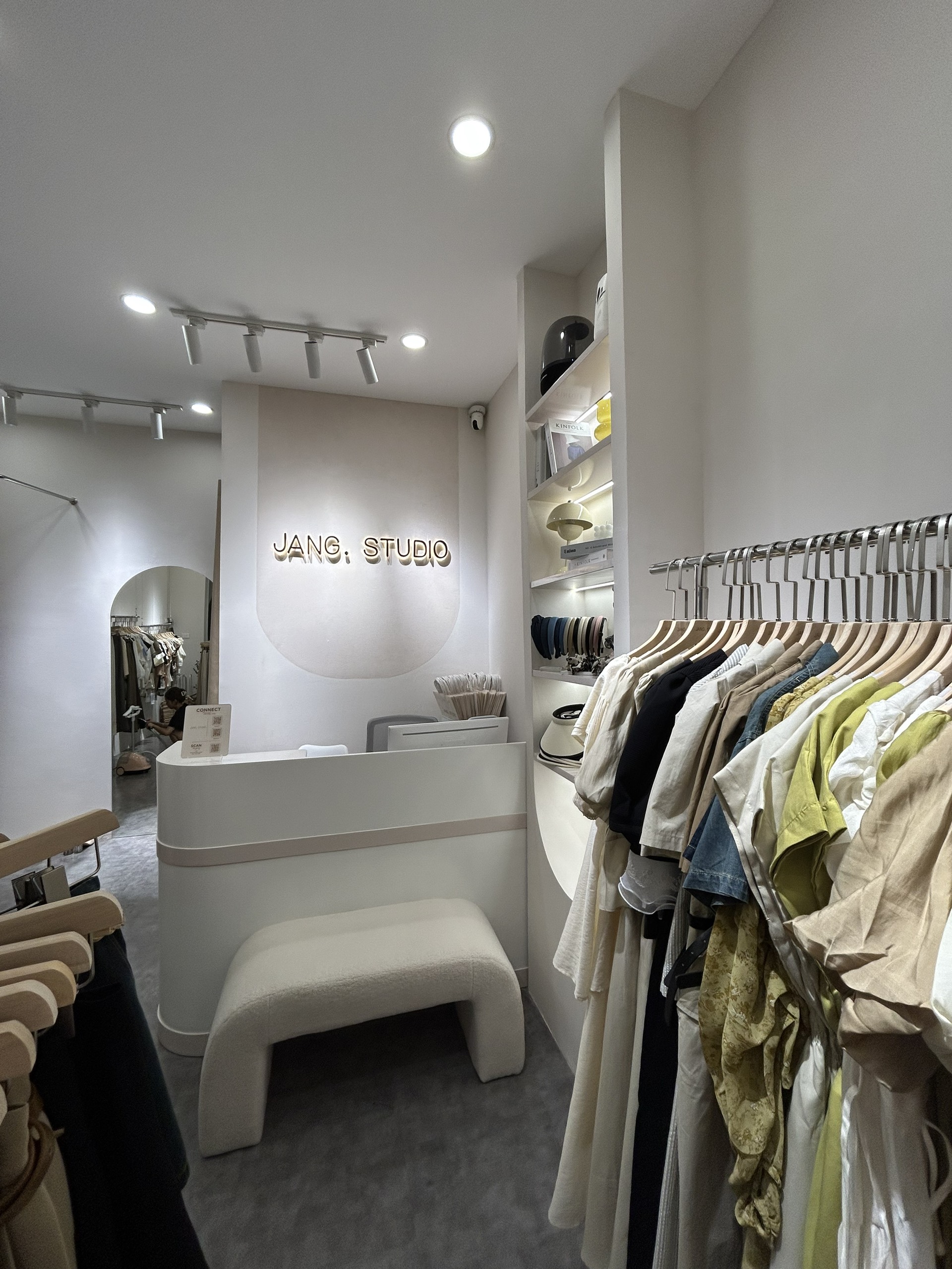 Shop thời trang Jang.Studio 2 thi cong shop jang.studio 2