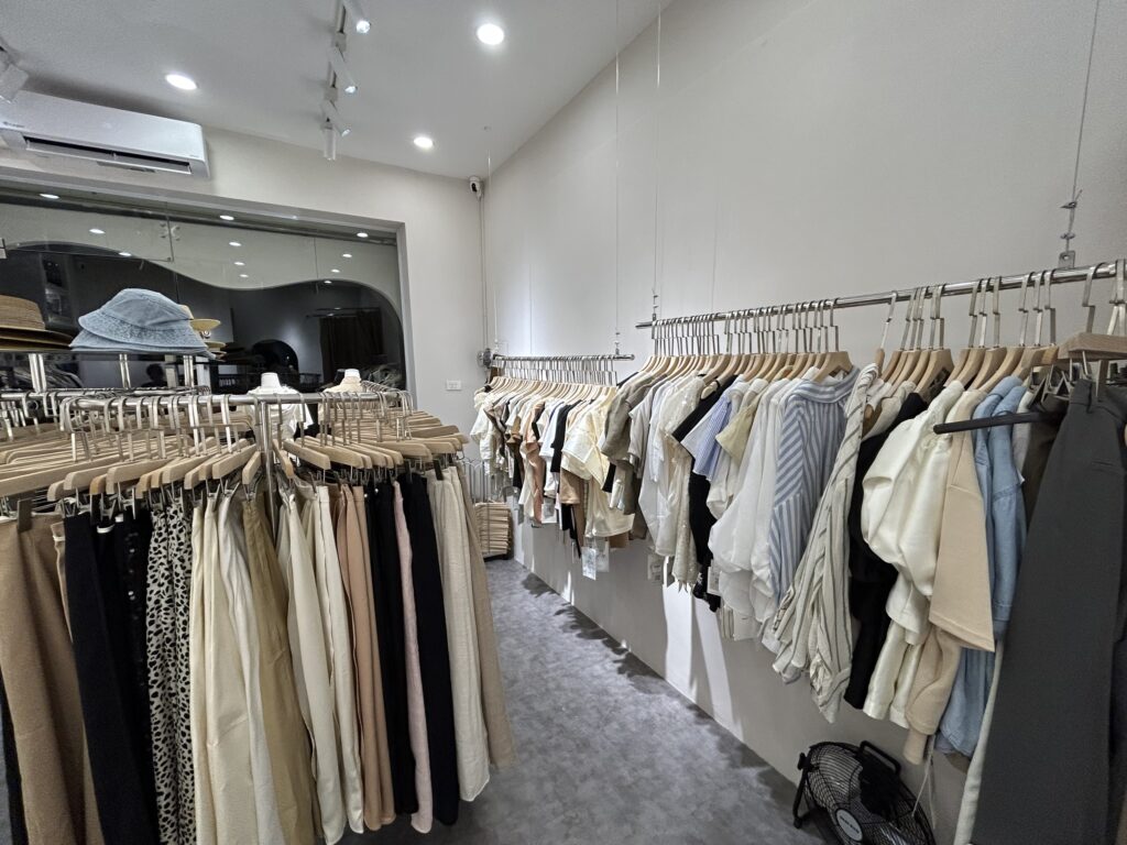 Shop thời trang Jang.Studio 3 thi cong shop jang.studio 5